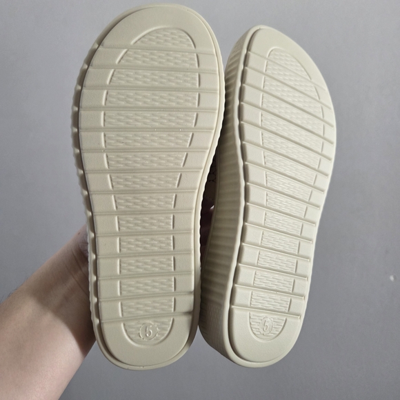 Easy Street Womens Sandals Size 5 NEW - Picture 7 of 7